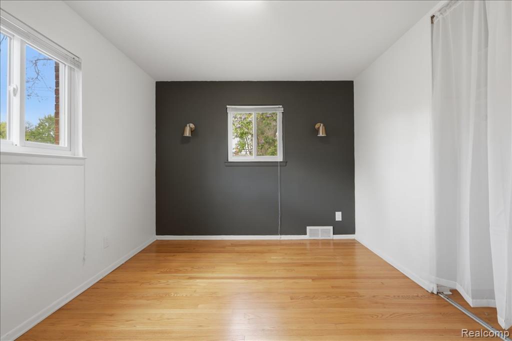 28146 Park Court, Madison Heights, MI 48071 — Photo 20