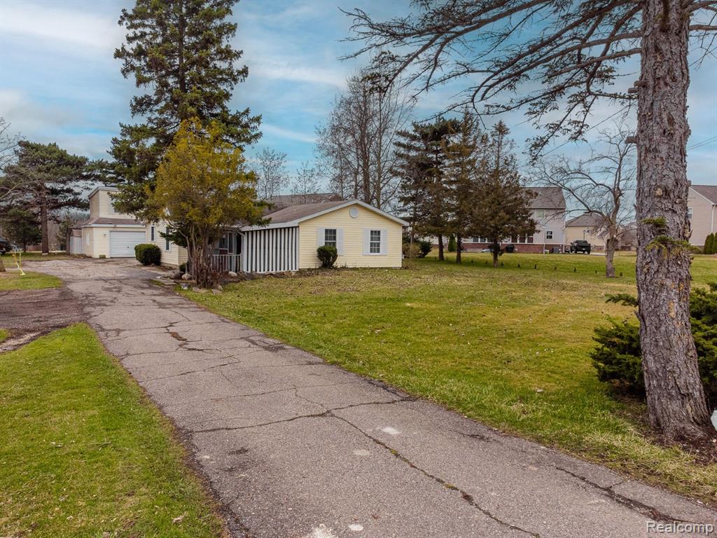 6194 E HILL Road, Grand Blanc, MI 48439 — Photo 29