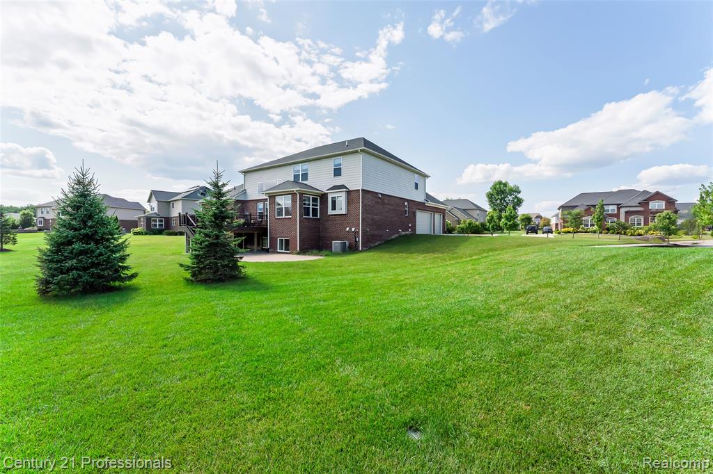 6776 Portsman Court, Canton, MI 48187 — Photo 8