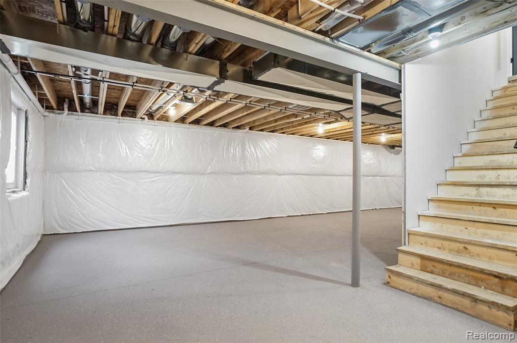 31130 Lahser, Beverly Hills, MI 48025 — Photo 38
