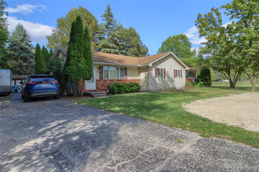 600 Oakville Waltz Road N, New Boston, MI 48164 — Photo 20