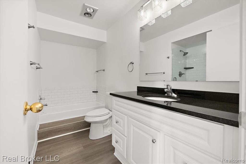 36952 Ridgedale Court, Farmington, MI 48331 — Photo 23
