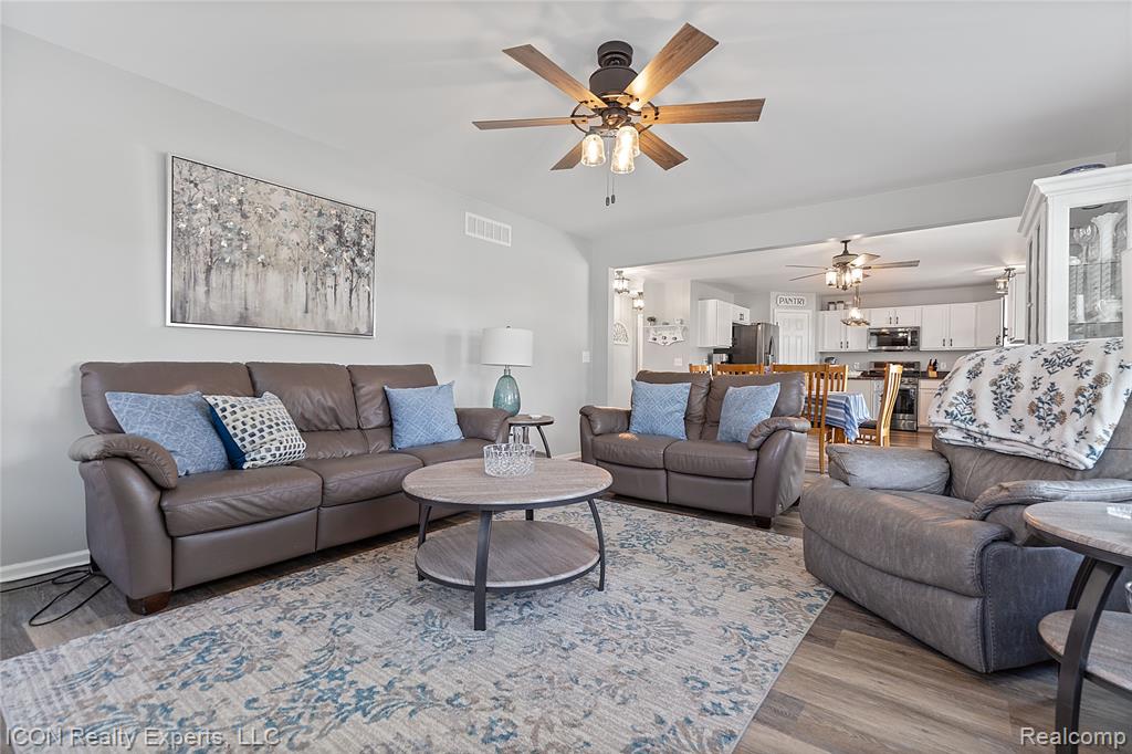52527 Stafford Drive, Macomb, MI 48042 — Photo 13