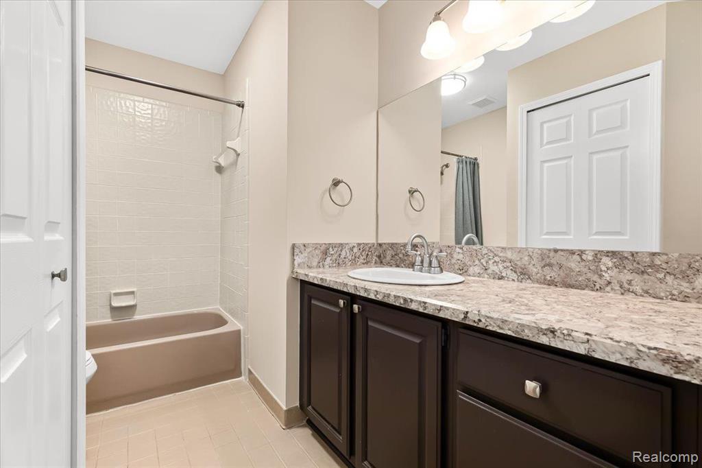 22245 RIVER RIDGE Trail, Farmington Hills, MI 48335 — Photo 26