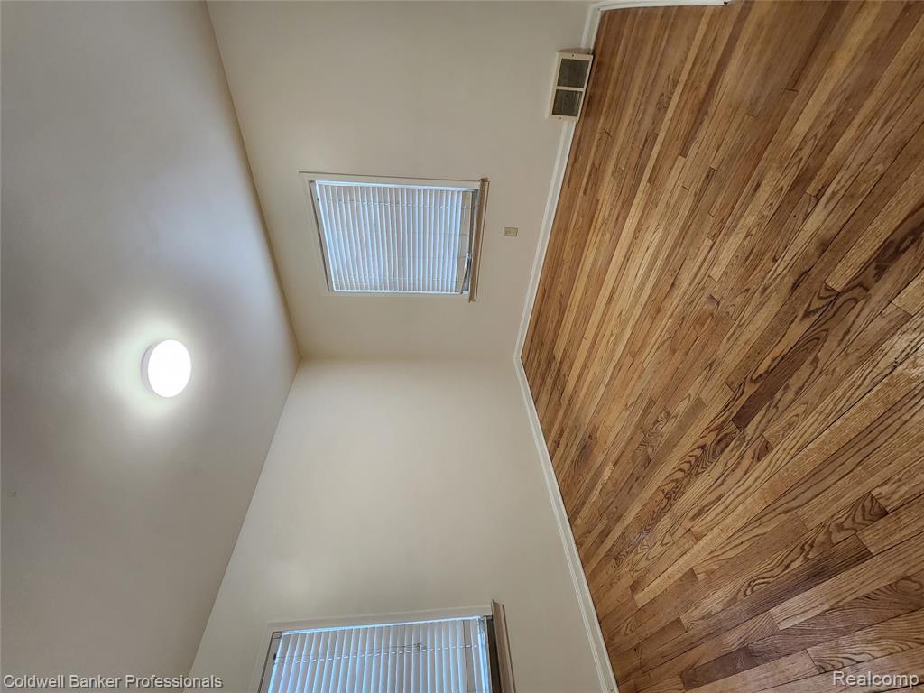 18925 Bentler Street, Detroit, MI 48219 — Photo 21