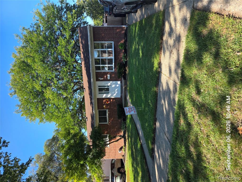 29651 Fairfield Drive, Warren, MI 48088