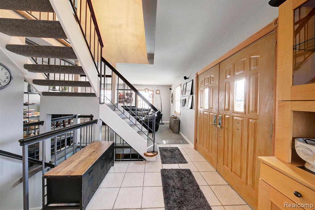 19341 ANDOVER CT, Northville, MI 48167 — Photo 8
