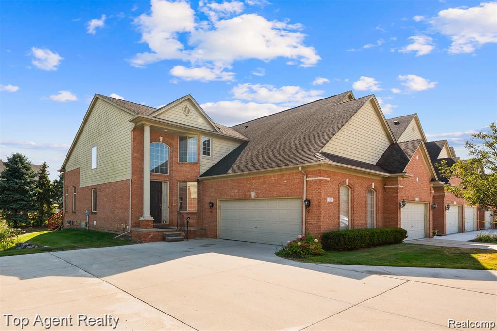 1066 Lorenzo Court, Troy, MI 48085 — Photo 2