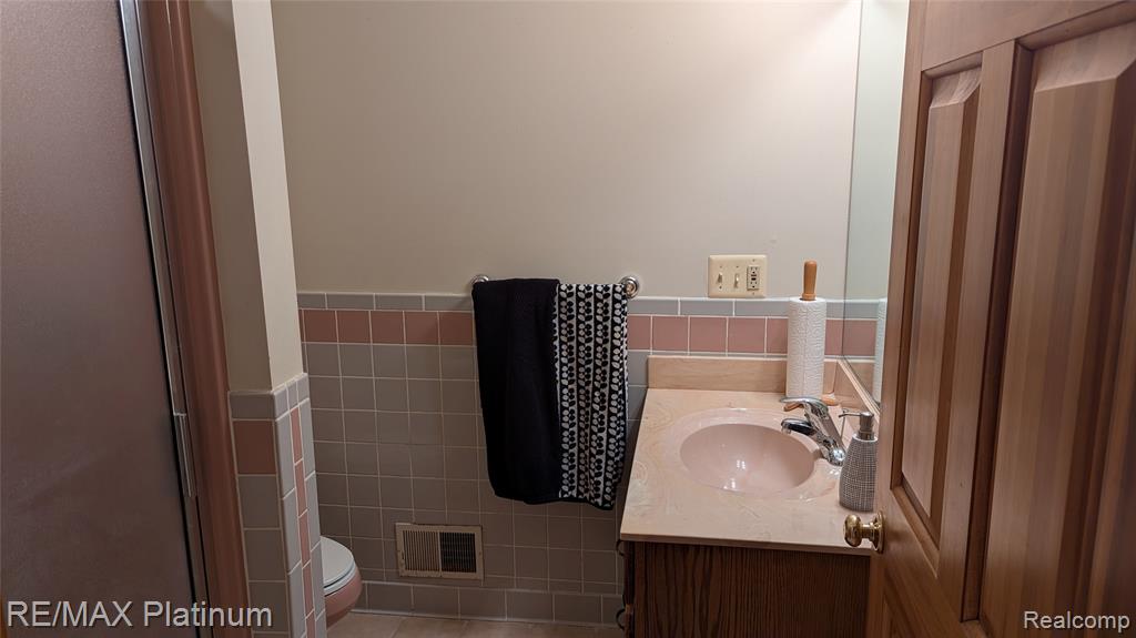 4066 W Knoll, Milford, MI 48380 — Photo 40