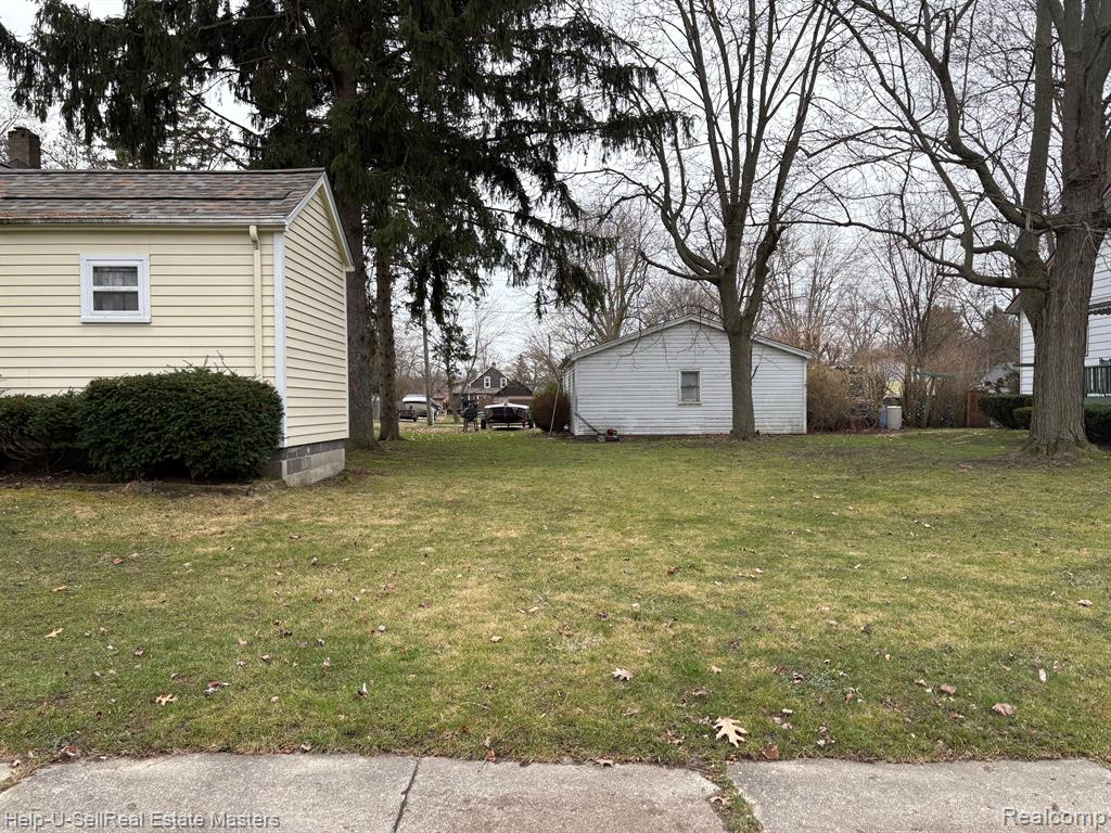 947 WATERLOO Street, St. Clair, MI 48079 — Photo 15