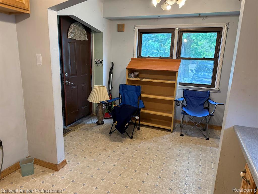 6793 Pelham Road, Allen Park, MI 48101 — Photo 3