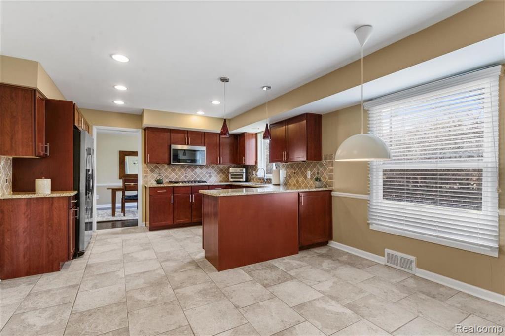 31065 Old Stage Road, Beverly Hills, MI 48025 — Photo 10