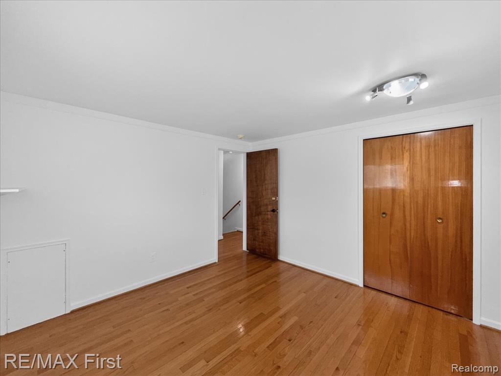 28326 Couzens Avenue, Madison Heights, MI 48071 — Photo 15