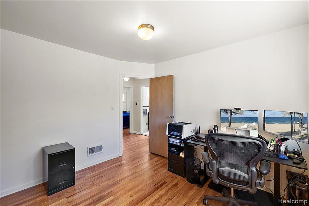 9435 GILLMAN Street, Livonia, MI 48150 — Photo 21