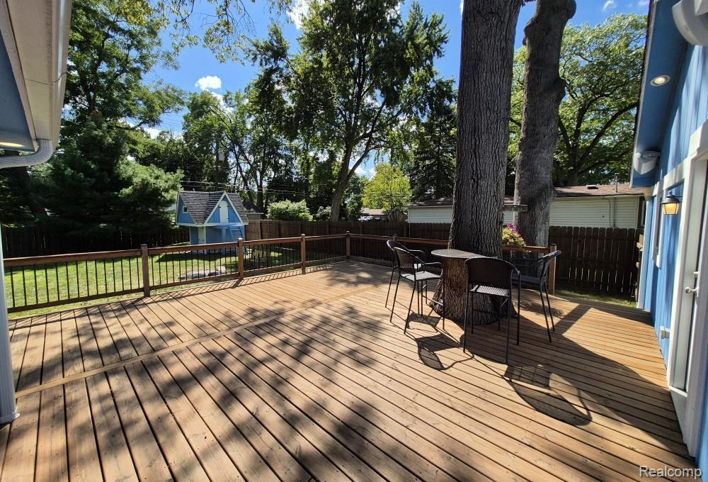 7377 Cooley Lake Road, West Bloomfield, MI 48324 — Photo 39