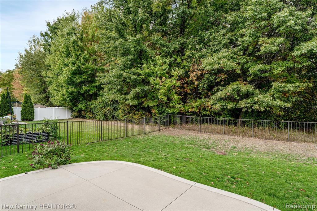 6496 Skylar Lane, Waterford, MI 48327 — Photo 34