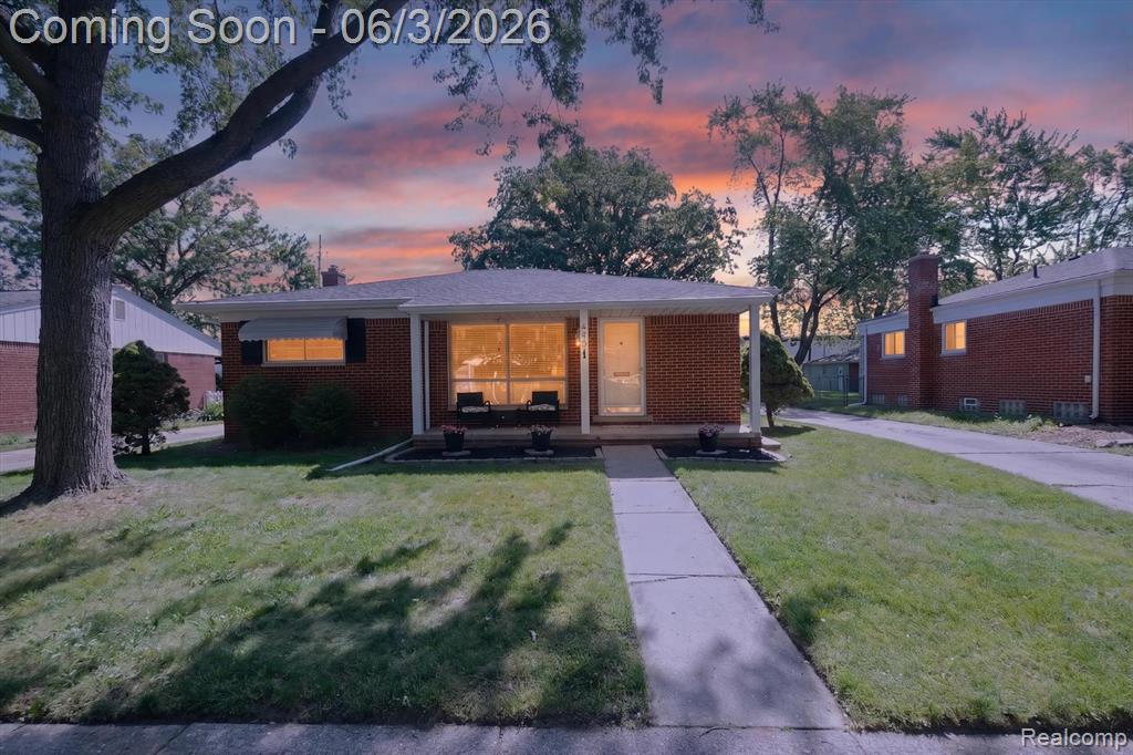 512 Redwood Drive, Troy, MI 48083 — Photo 2