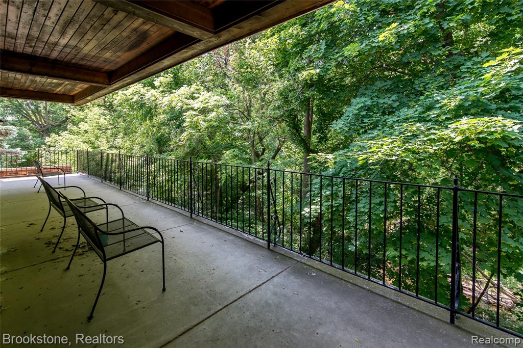 31831 Grand River Avenue, 49, Farmington, MI 48336 — Photo 21