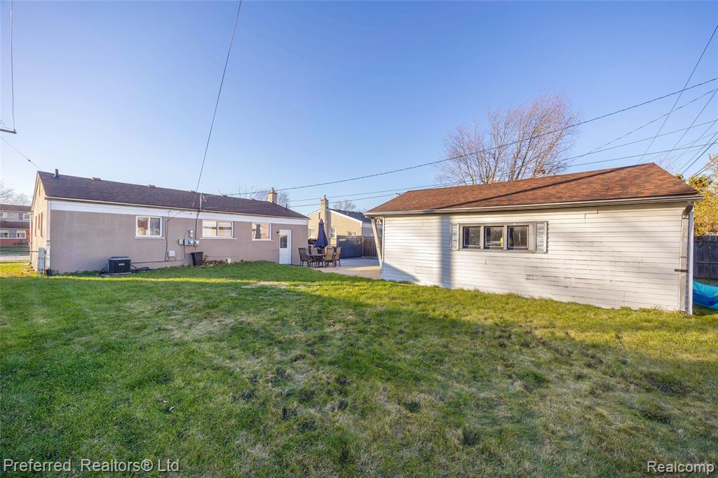 8516 N Hubbard Street, Westland, MI — Photo 5