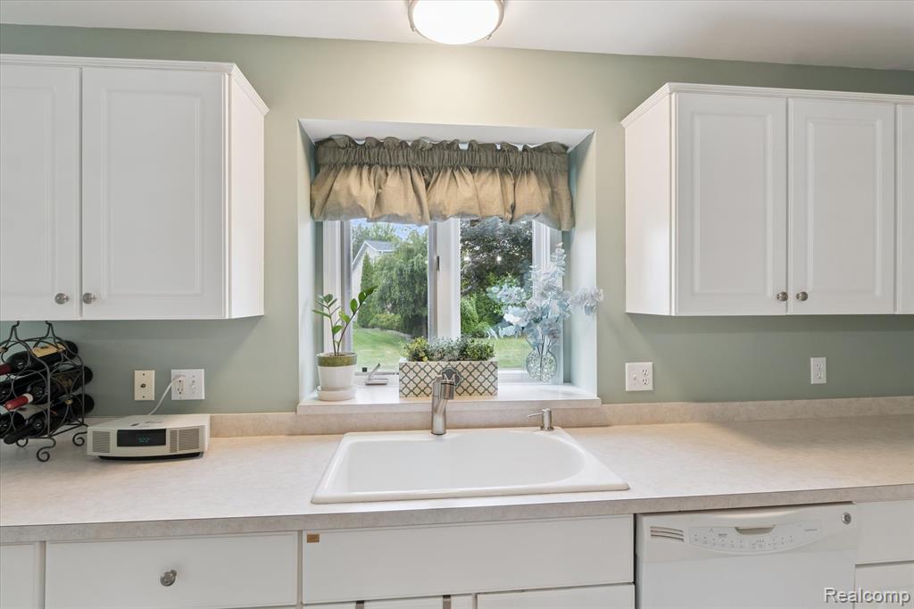 47509 Brockmor Drive, Shelby Twp, MI 48315 — Photo 17