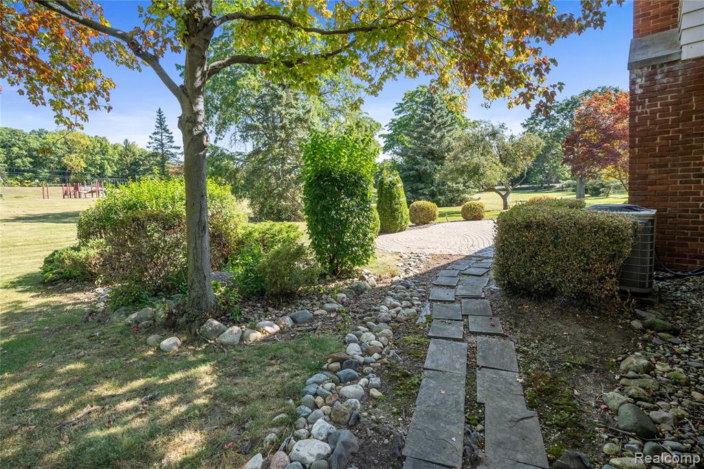4123 Chimney Point Drive, Bloomfield Hills, MI 48302 — Photo 3