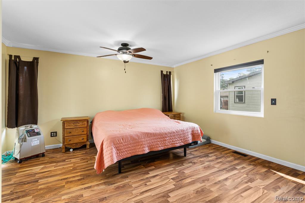 4303 Pratt Avenue, Grand Blanc, MI 48439 — Photo 25