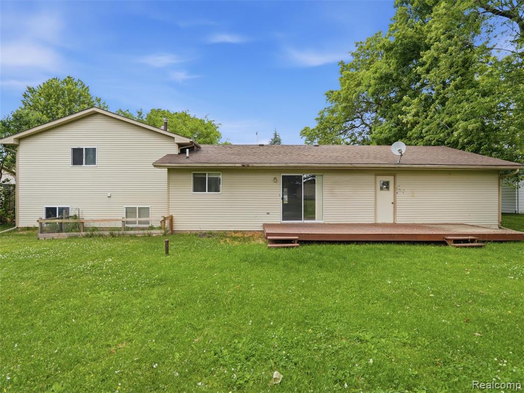 2439 N Long Lake Road, Fenton, MI 48430 — Photo 23