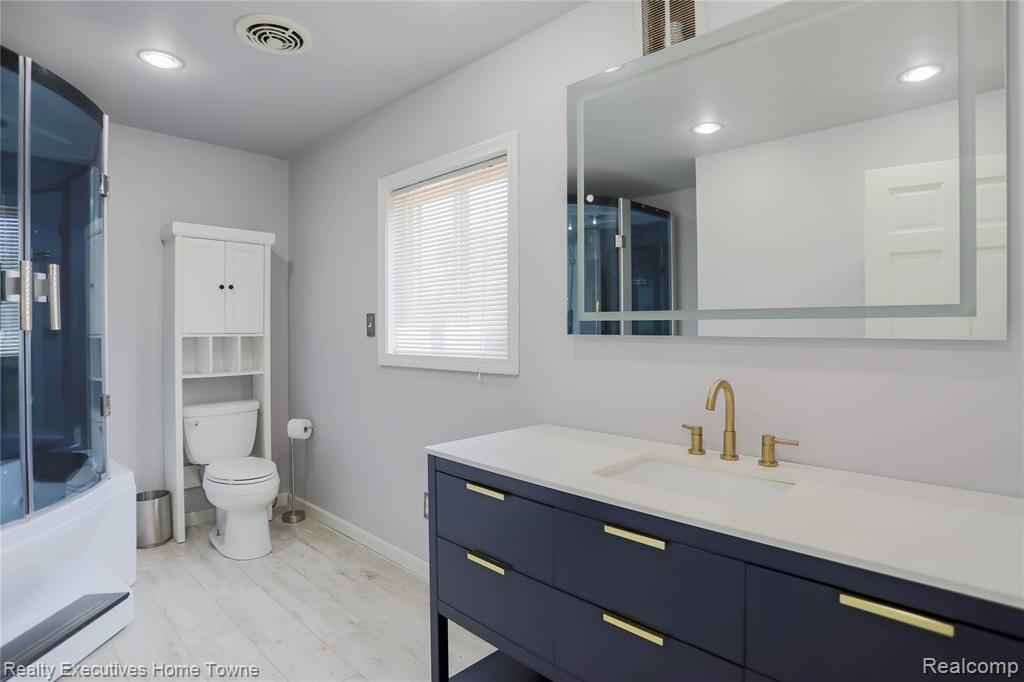 38146 Mast Street, Harrison Township, MI — Photo 37