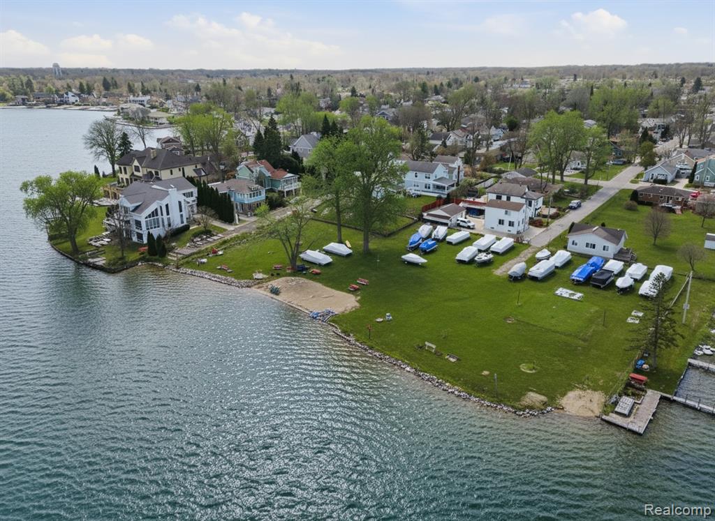 1628 Beechmont Street, Keego Harbor, MI 48320