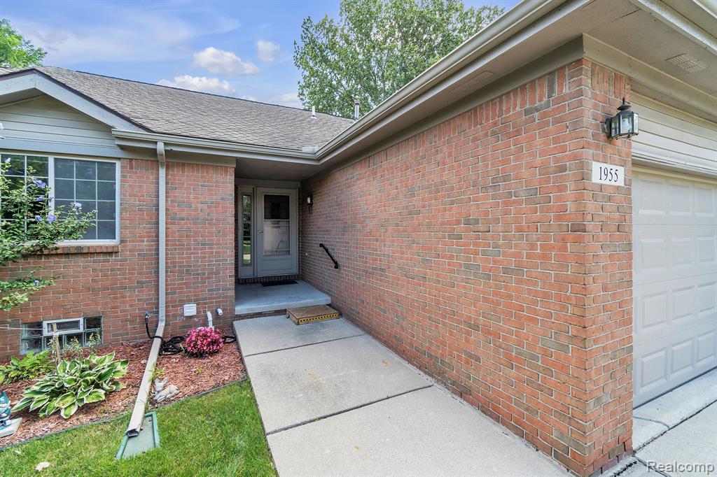 1955 PEBBLE CREEK Drive, Canton, MI 48188 — Photo 5