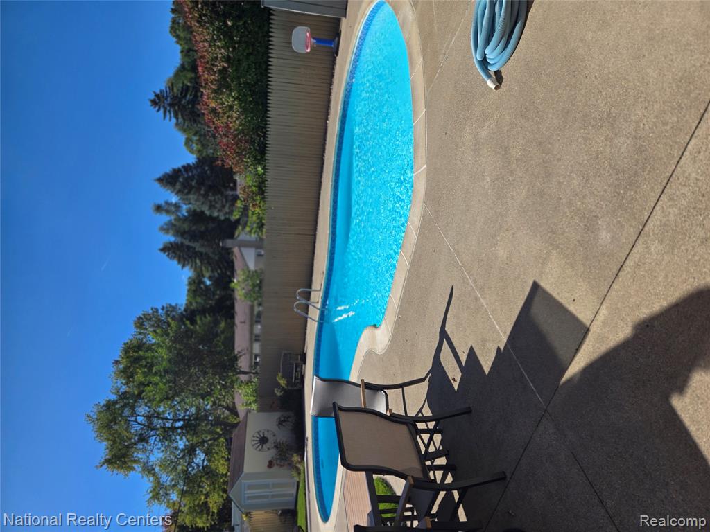8723 Ringwood Drive, Commerce Twp, MI 48382 — Photo 18