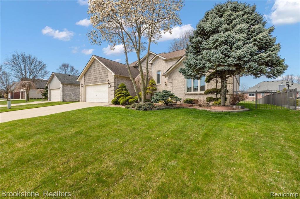 51161 BLUE SPRUCE Drive, Macomb, MI 48042 — Photo 3