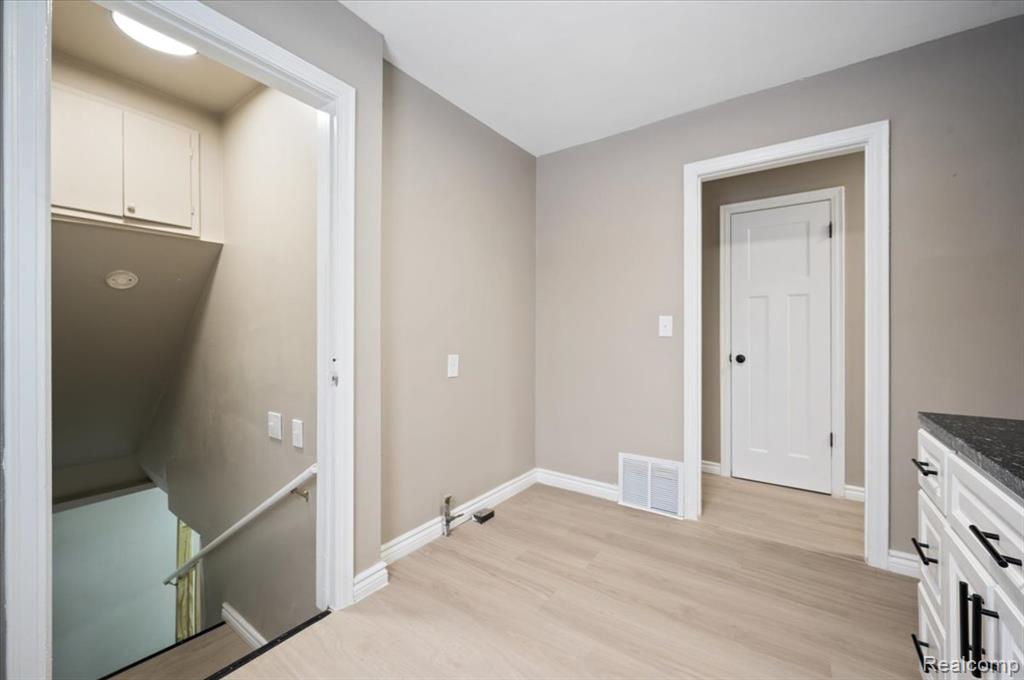 7610 Vaughan, Detroit, MI 48228 — Photo 16