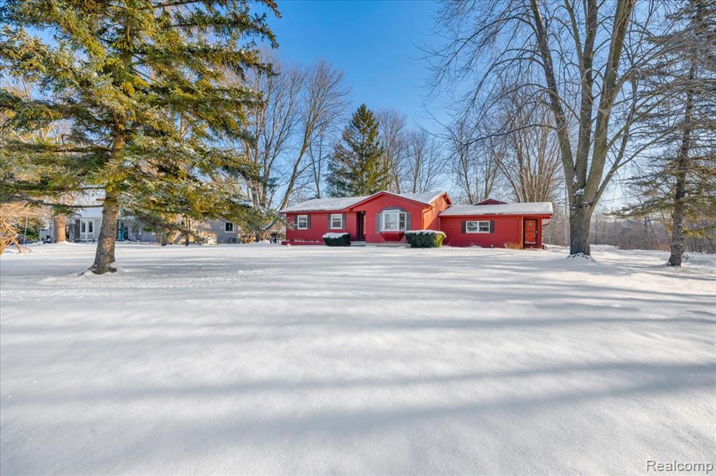 9169 Graytrax Road, Grand Blanc, MI 48439 — Photo 3