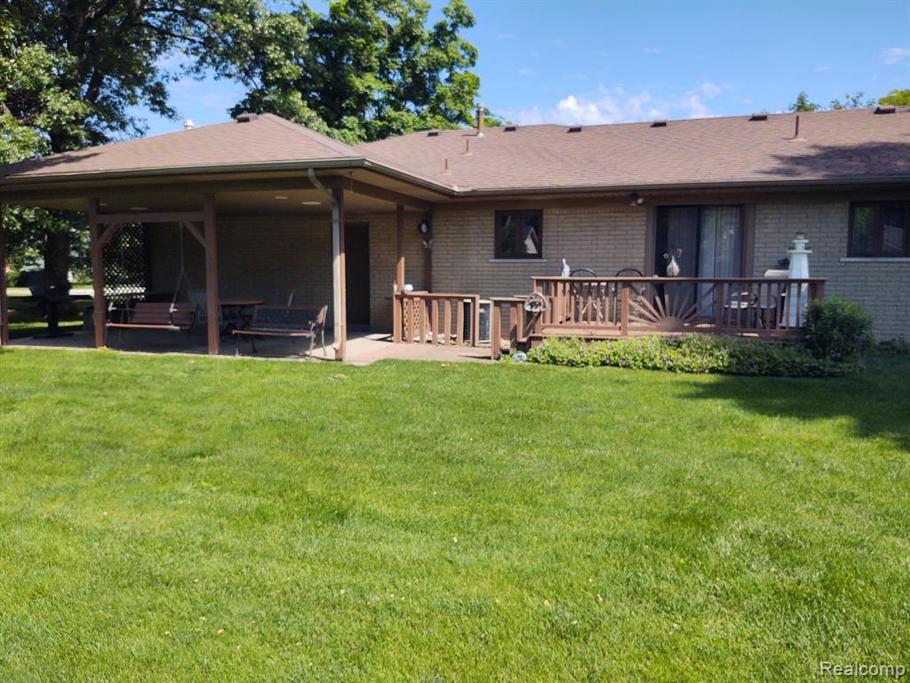 7460 FLICKINGER Drive, Shelby Twp, MI 48317 — Photo 7