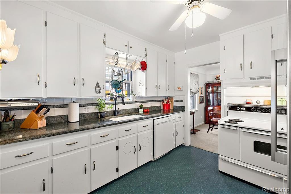 34915 Chestnut Street, Wayne, MI, 48184