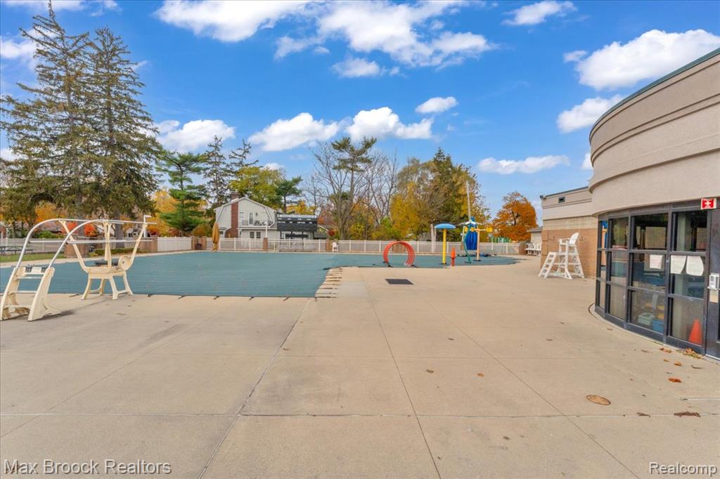 11 Poplar Park Boulevard, Pleasant Ridge, MI — Photo 60
