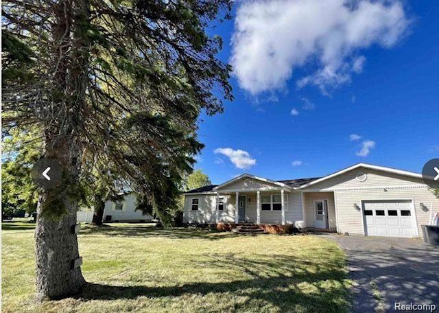 2414 HIALEAH Drive, Flint, MI 48507