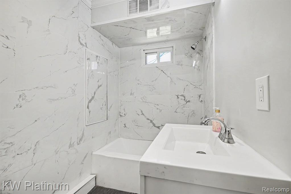 47611 Burton Drive, Shelby Twp, MI 48317 — Photo 11