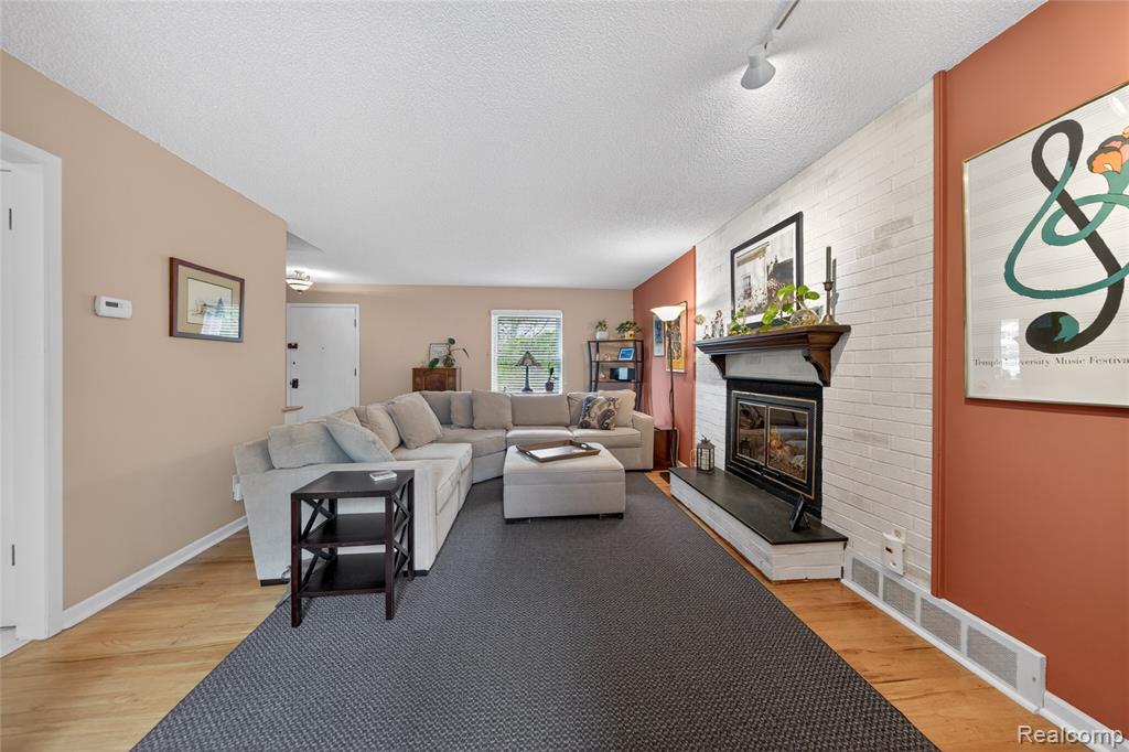 3560 Beach Road, Troy, MI 48084 — Photo 7