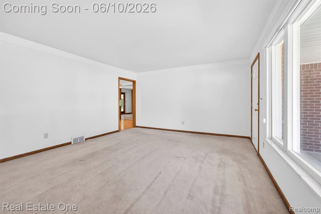 9421 Pine Street, Taylor, MI 48180 — Photo 5