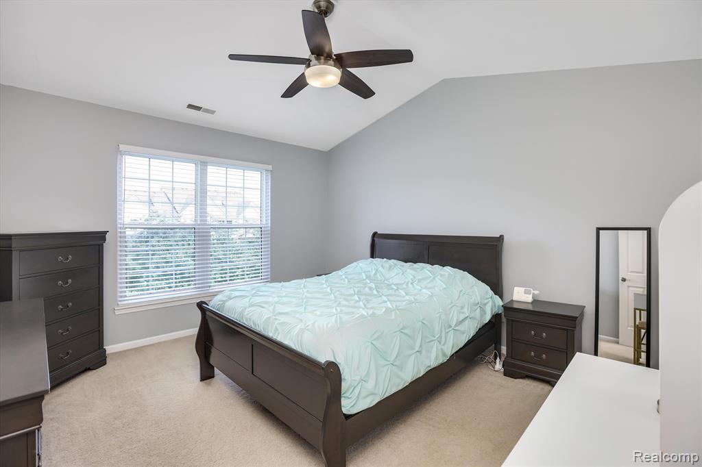 5203 WIDGEON Lane, Walled Lake, MI 48390 — Photo 18