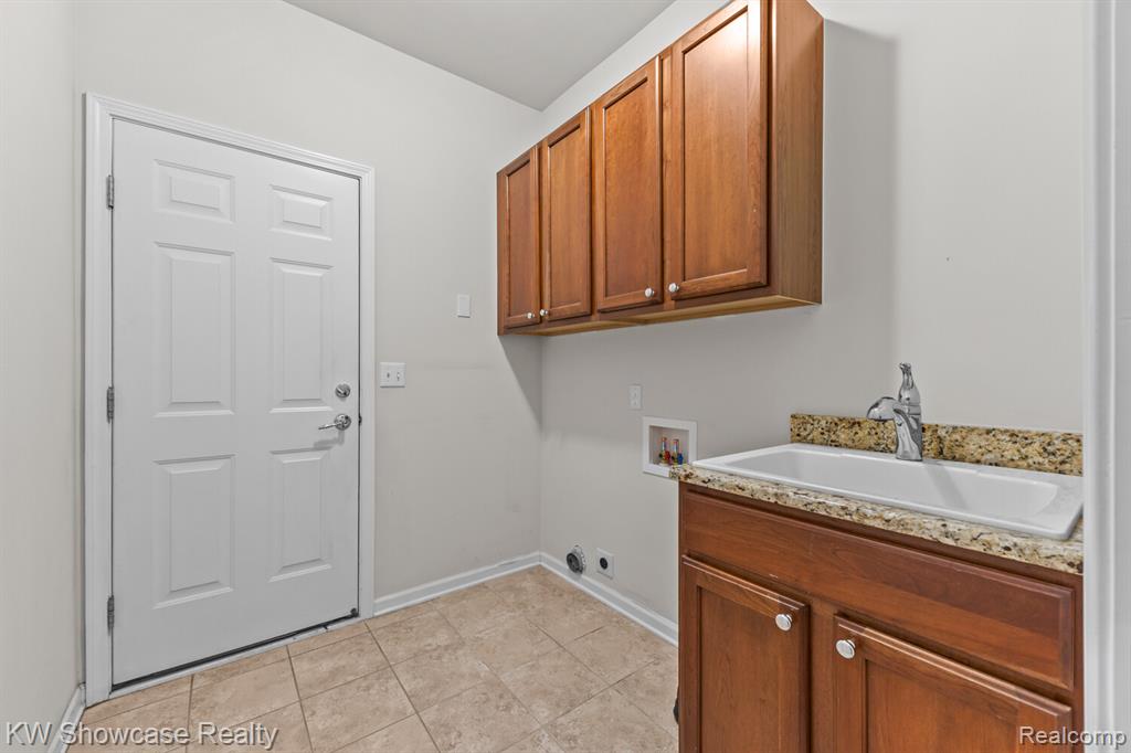 49724 Broadacre Drive, 57, Macomb, MI 48042 — Photo 15