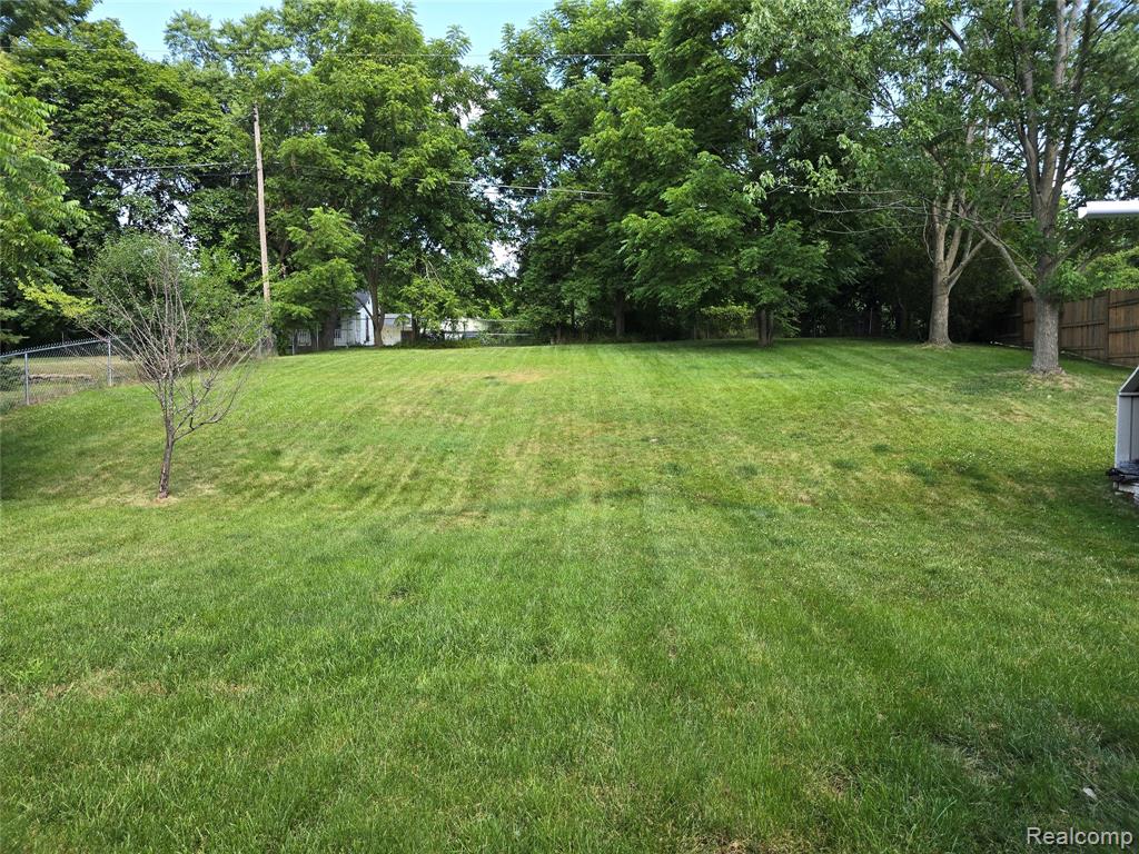 5333 FERN Avenue, Grand Blanc, MI 48439 — Photo 4