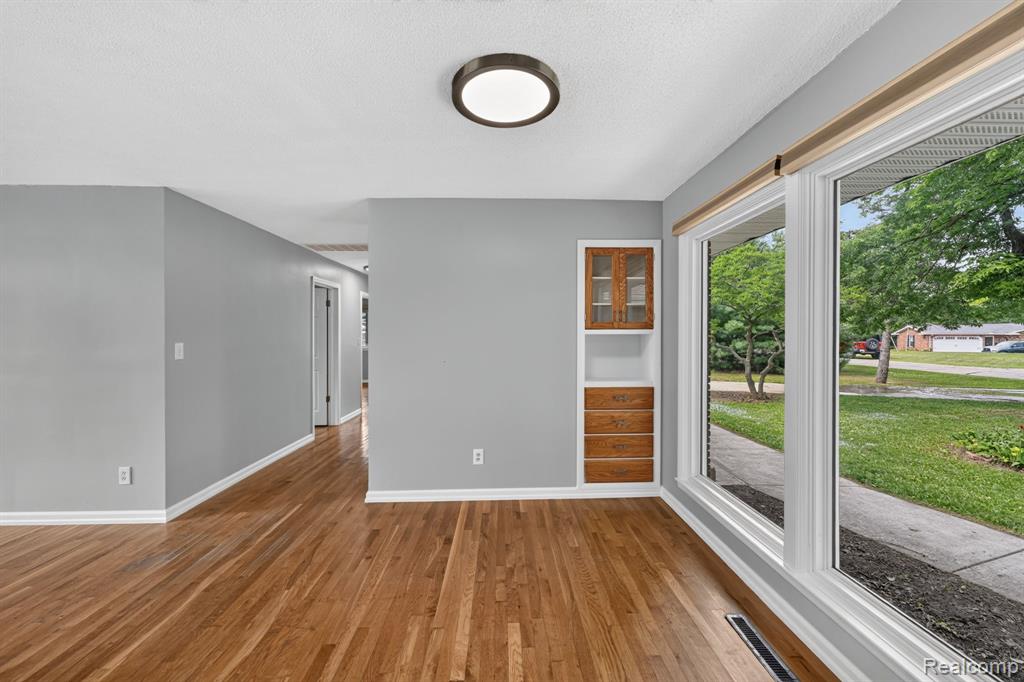 4877 Orchard Lane, Owosso, MI 48867 — Photo 12