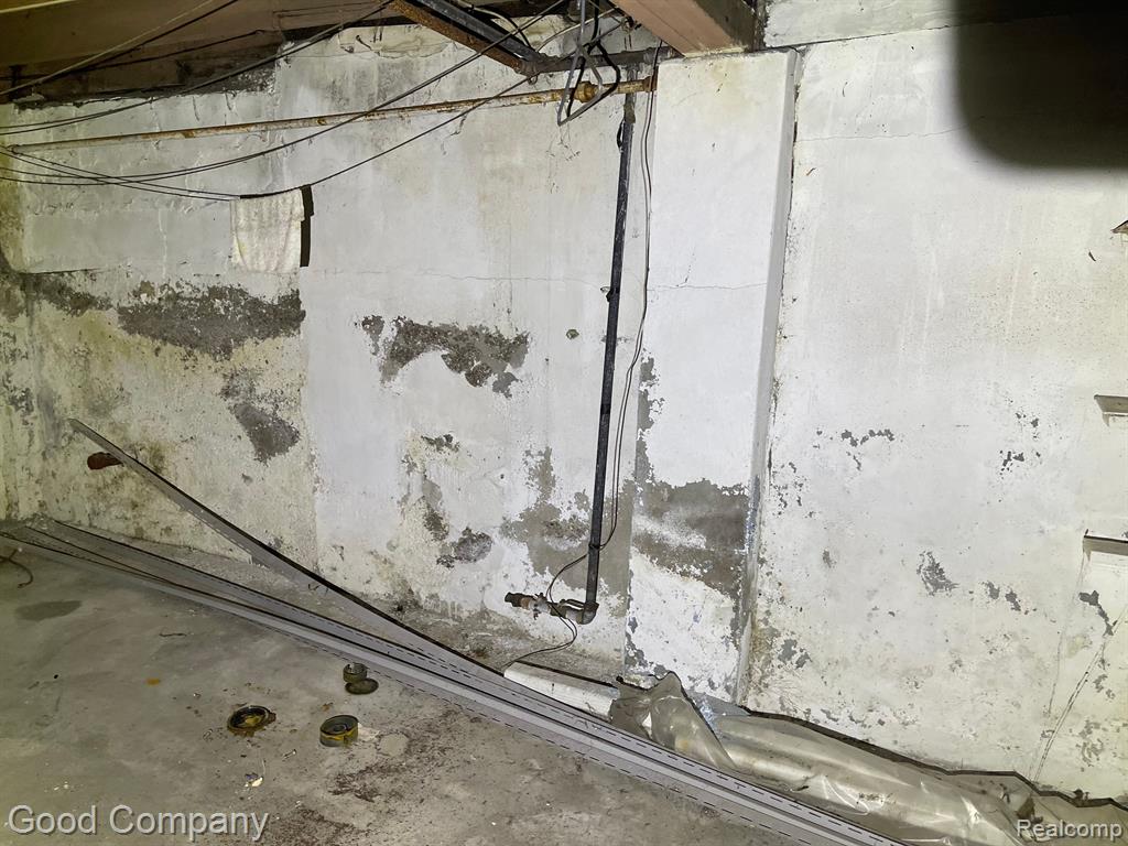 4280 HURLBUT Street, Detroit, MI 48214 — Photo 9