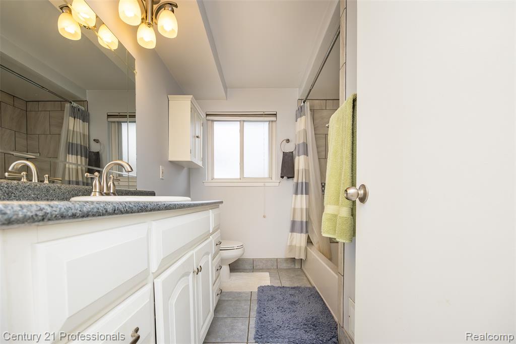 4939 Duchess Drive, Sterling Heights, MI 48310 — Photo 12