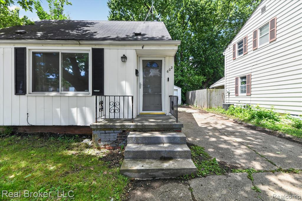 602 S Meade Street, Flint, MI 48503 — Photo 7