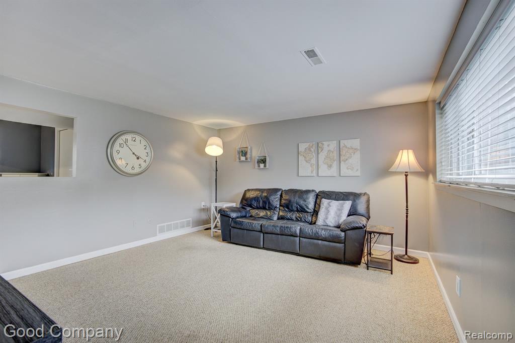 576 LANGLEY Boulevard, Clawson, MI — Photo 26