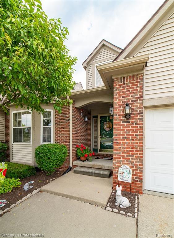 2647 KERRIA Drive, Howell, MI 48855 — Photo 2